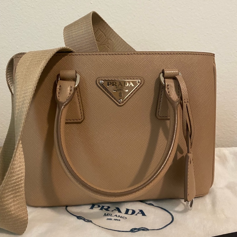 Borsa a mano in pelle saffiano lux cammeo tu